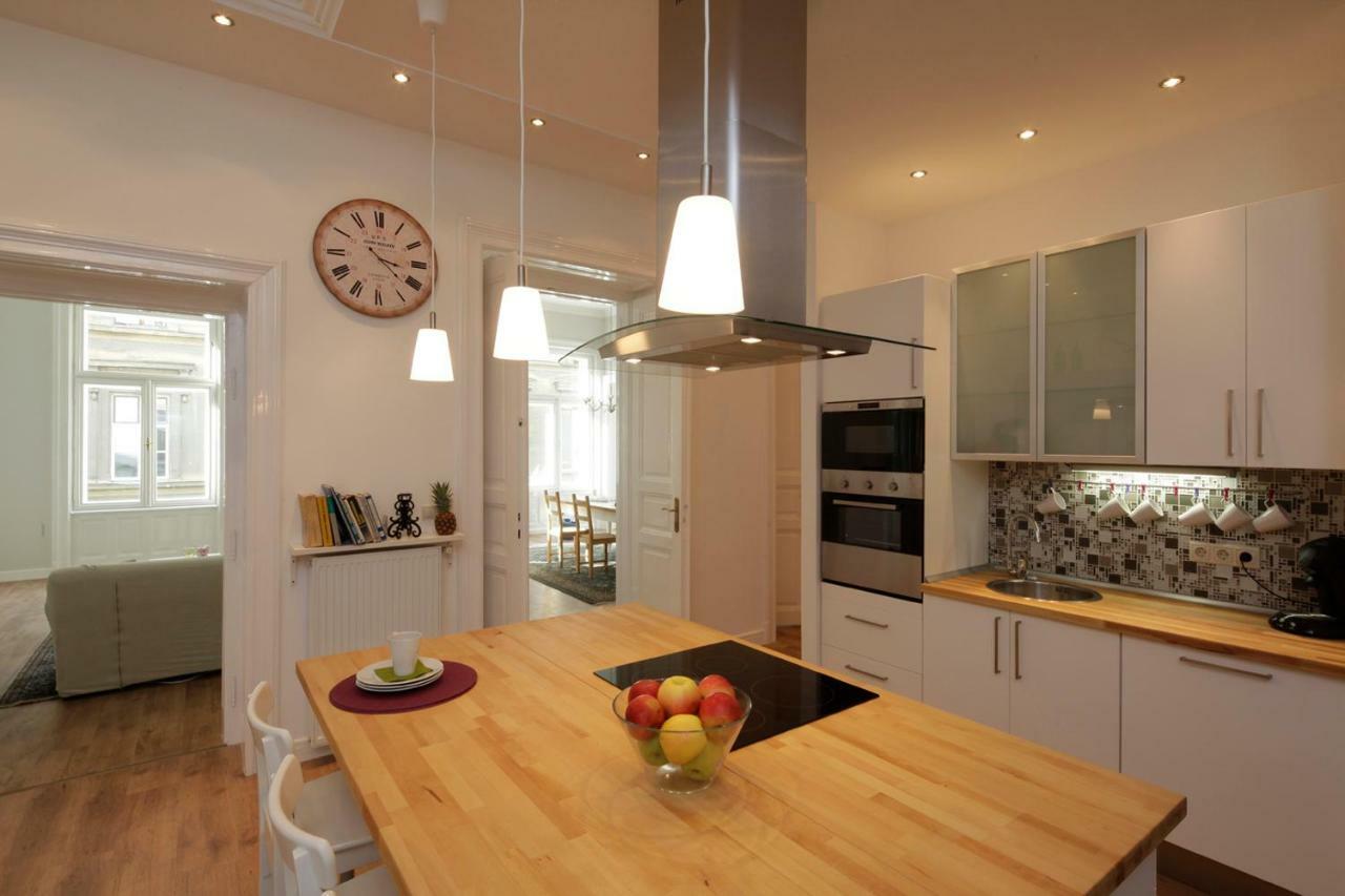 Urban Haven - 3 Beds, 3 Baths, Free Parking, Near Central Market Будапешт Экстерьер фото