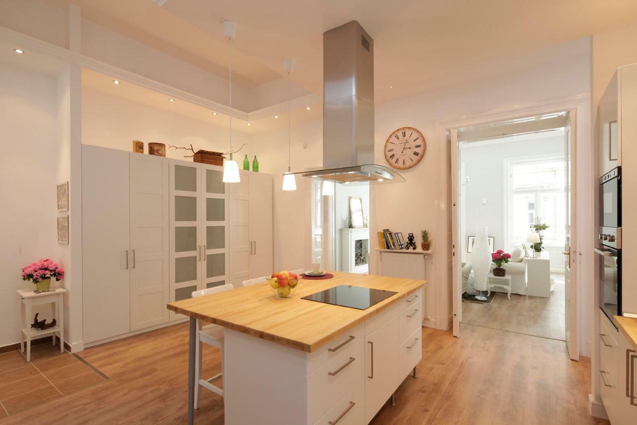 Urban Haven - 3 Beds, 3 Baths, Free Parking, Near Central Market Будапешт Экстерьер фото